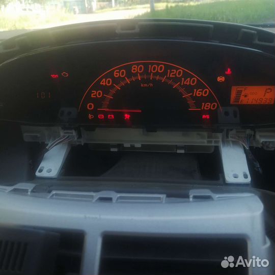 Приборная панель vitz