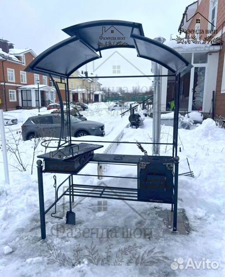 Мангал с крышей