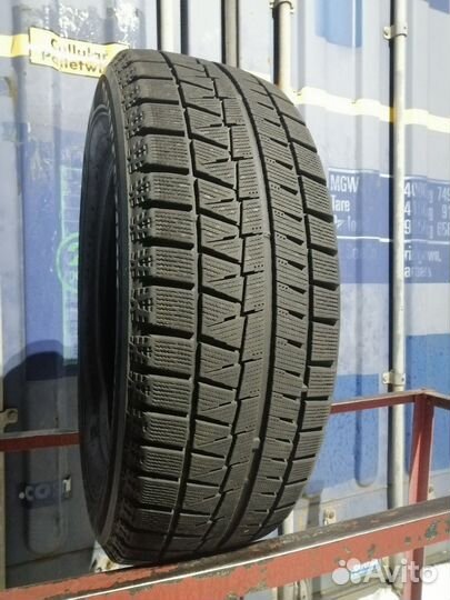Bridgestone Blizzak Revo GZ 215/60 R16