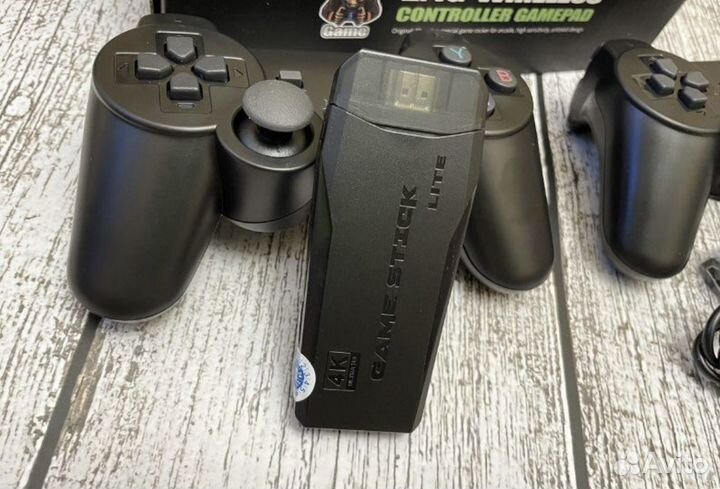 Игровая приставка Game stick 64 gb