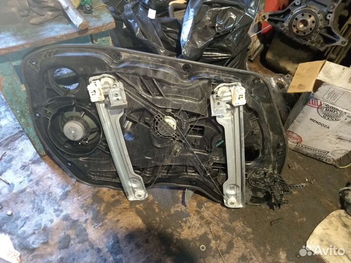 Стеклоподъёмник передний правый Hyundai Elantra5md