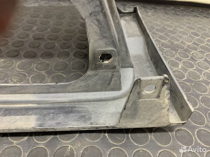 Корпус подножки правой Volvo FH