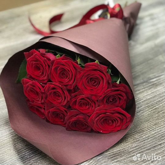 Букет из роз «Алые губы» 40 см