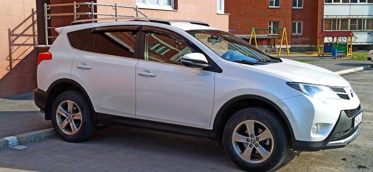 Toyota RAV4: фото владельца