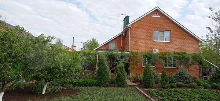 Дом 187 м² на участке 8 сот.