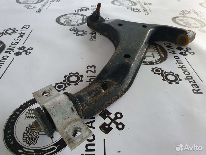 Рычаг передней подвески нижний для Nissan Elgrand