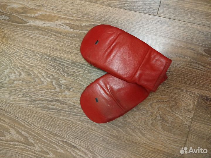 Боксерские перчатки