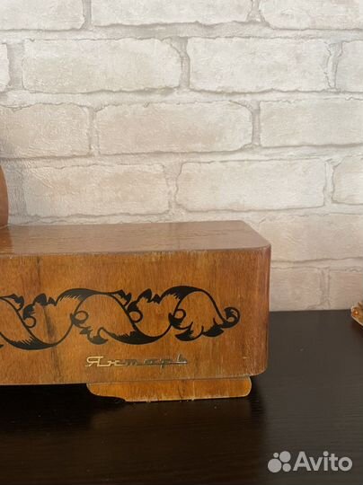 Часы настольные,кабинетные,каминные СССР, Янтарь