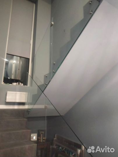 Стеклянные перила для лестниц