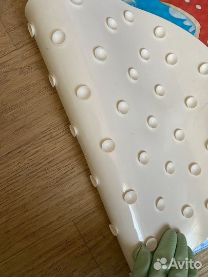 Противоскользящий коврик в ванну для малышей