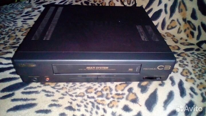 Видеомагнитофон toshiba