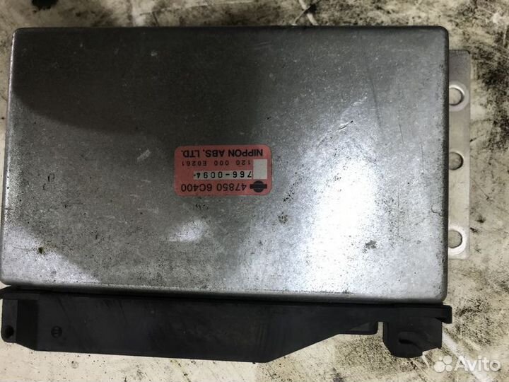 Блок управления ABS Nissan Serena