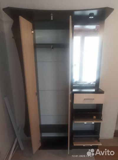 Шкаф в прихожую