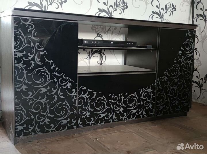 Подставка под телевизор