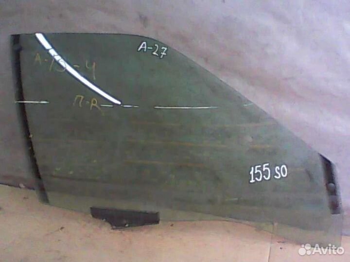 Переднее правое стекло Audi 80