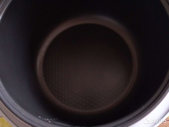 Мультиварка новая