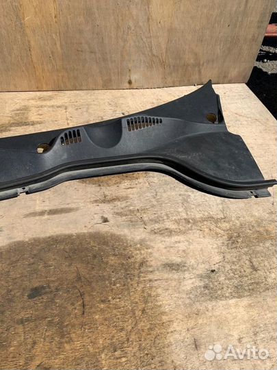 Жабо (планка под лобовое стекло ) VW Passat B6