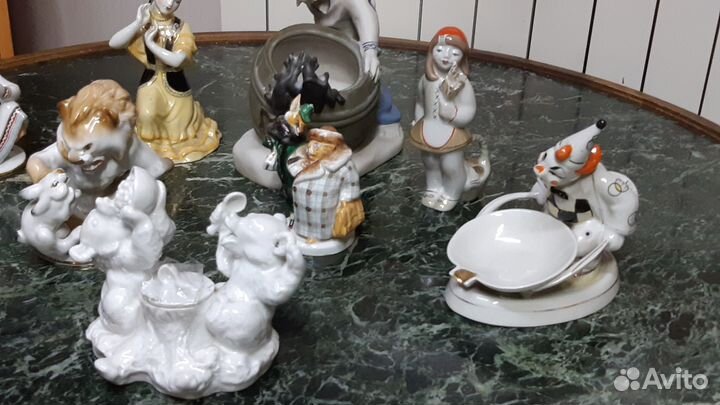 Фарфоровая Статуэтка