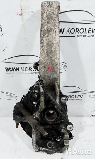 Кулак поворотный передний правый Grand Cherokee (W