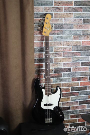 Бас-гитара Fender Jazz Bass Japan