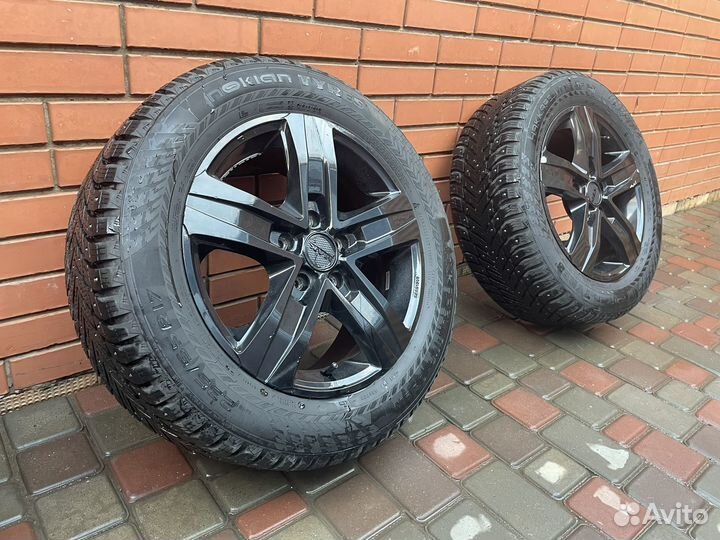 Nokian Tyres Hakkapeliitta 10p SUV 235/55 R17