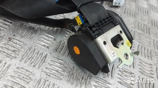 Ремень безопасности с пиропатроном сиденья передне