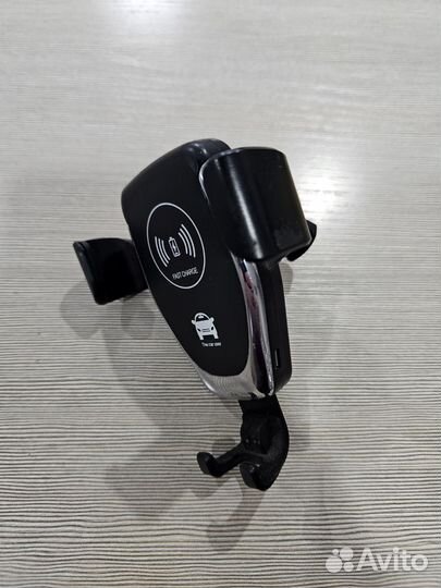 Держатель телефона с беспроводной зарядкой