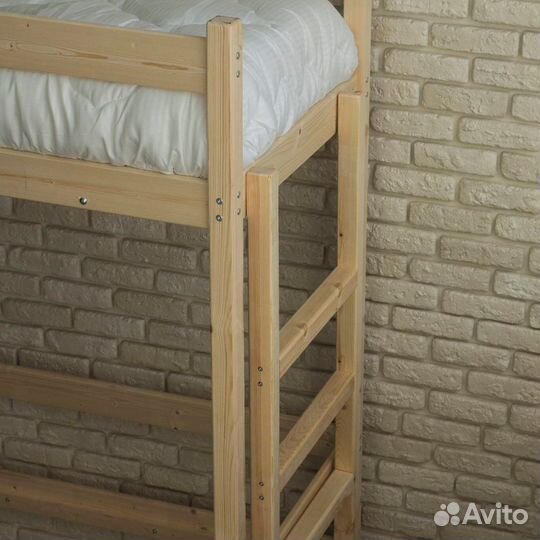 Кровать чердак из массива