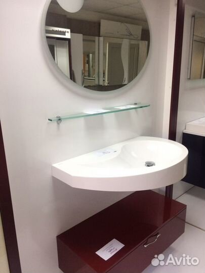 Раковина из камня и тумба подвесная