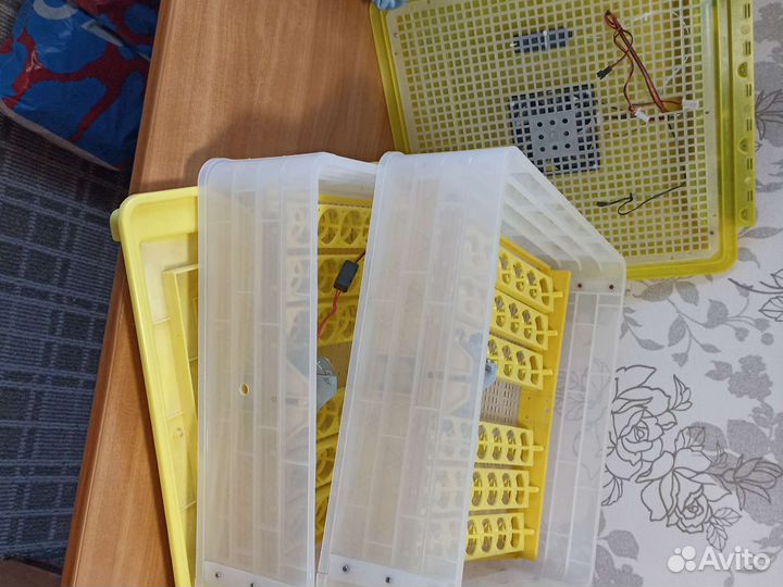 Инкубатор для яиц автоматический бу