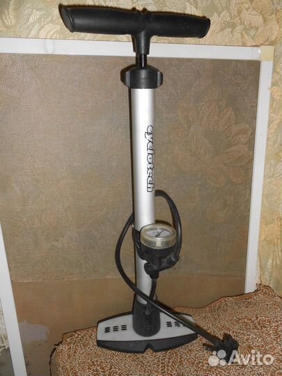 Насос Известной марки Cyclotech с Манометром