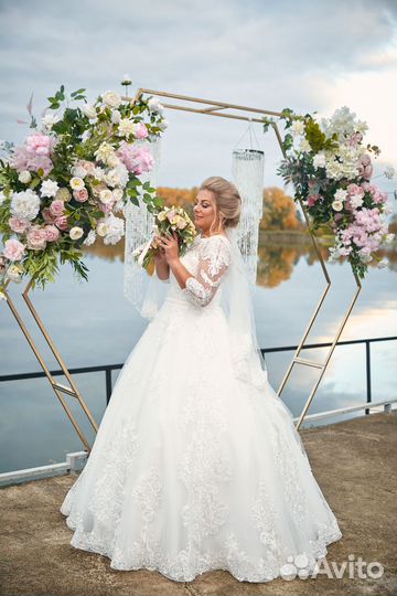 Свадебное платье