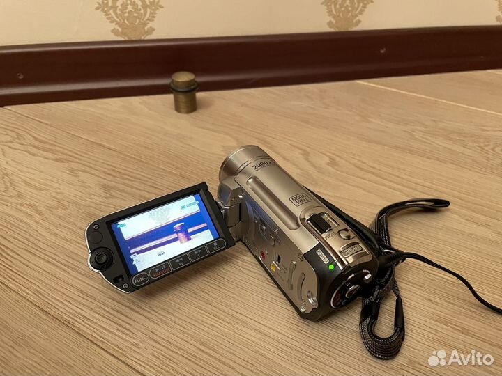 Камера Canon FS10