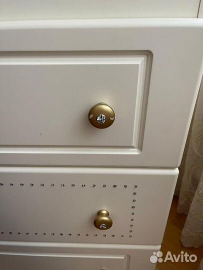 Детская кровать и комод