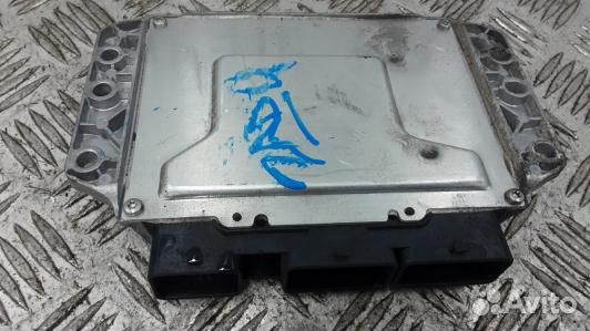 Блок управления двс dacia duster 1 (ZAD04PF01)