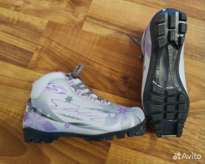 Лыжные ботинки Spine