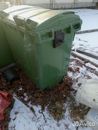 Мусорный бак,контейнер- пластиковый