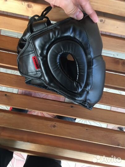 Шлем и бинты