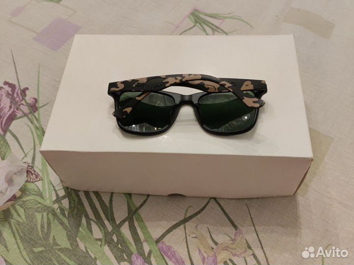 Солнцезащитные очки Ray Ban