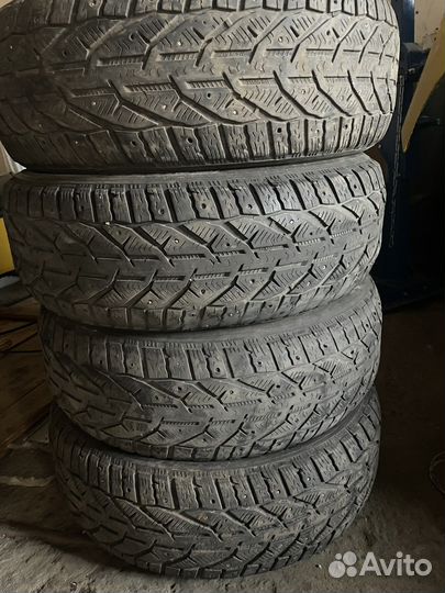 Tigar SUV 215/55 R17 98T