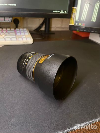 Samyang 85mm f 1.4 canon EF