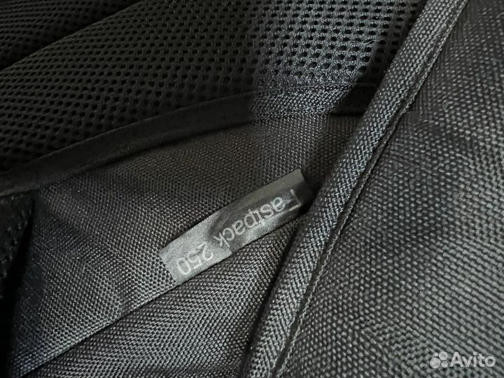 Рюкзак Lowepro Fastpack BP 250 Фоторюкзак