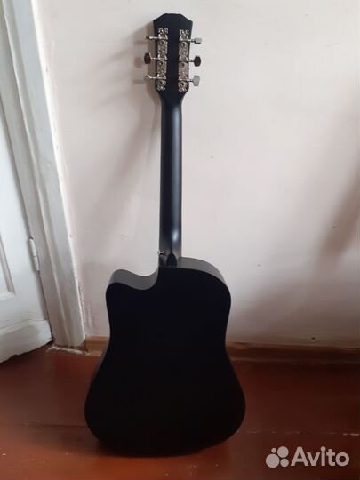 Акустическая гитара