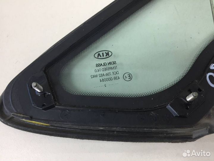 Стекло кузовное глухое правое Kia Ceed JD 2012-201