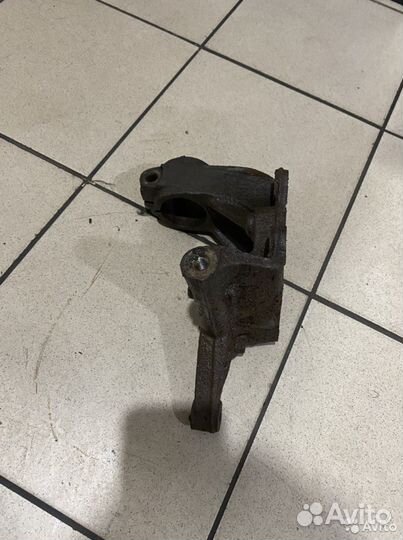 Поворотный кулак задний правый Ford Mondeo 3