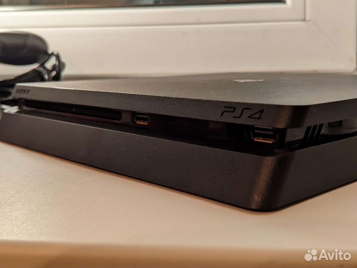 PlayStation 4 Slim 1TB