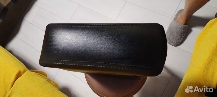 Центральный подлокотник