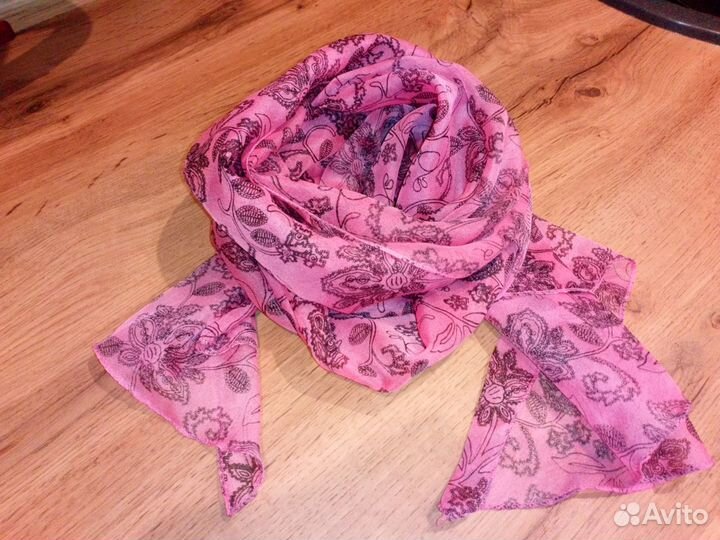 Шарфы и платки 8 шт