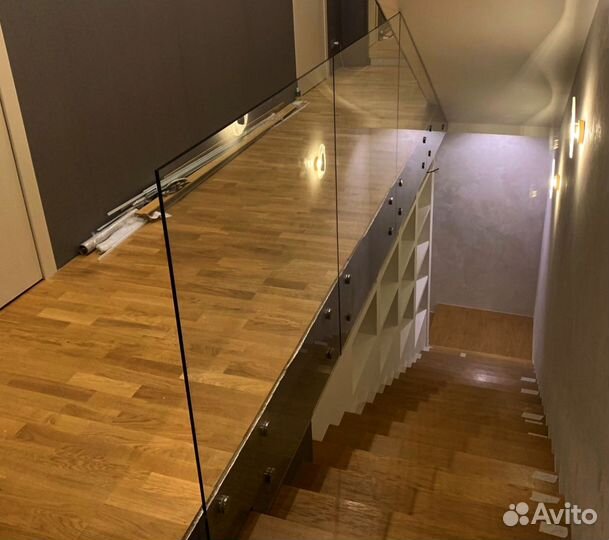Стеклянные перила для лестниц