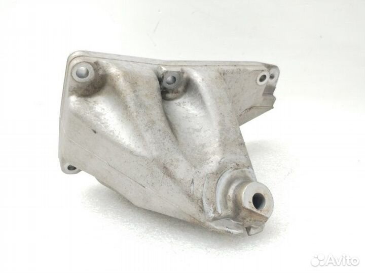 Кронштейн двигателя левый Mercedes-Benz S-Class